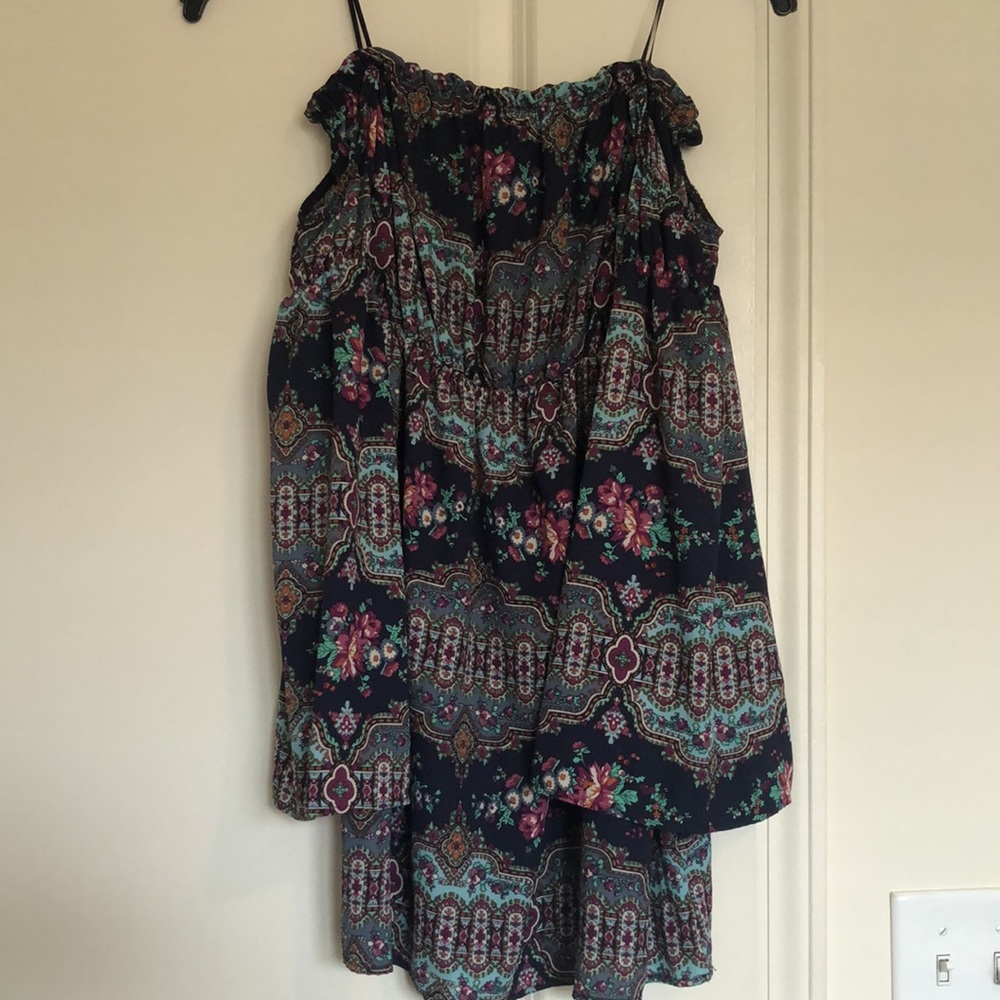 Off shoulder patterned top - Picture 4 of 4